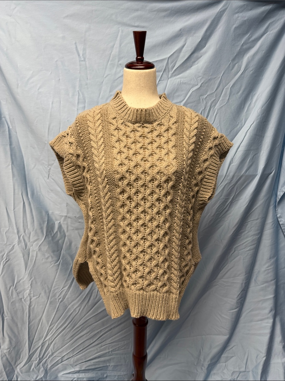 SHEIN Beige Cable Knit Sleeveless Sweater Vest